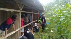 Galena Rescue Bantu Perbaiki Dinding Gedung SDN Rampasasa di Manggarai