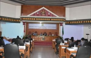 Sidang Paripurna, Beberapa Anggota DPRD Manggarai Absen