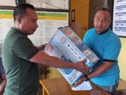 Pemdes Baadale Bagikan 40 Unit Hand Prayer Kepada Petani