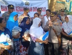 Peduli Masyarakat, Kapolri Salurkan Bantuan Beras untuk Masyarakat di Kabupaten Ende